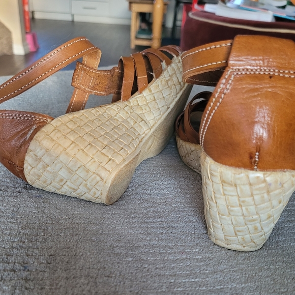 Sandals - Picture 4 of 4